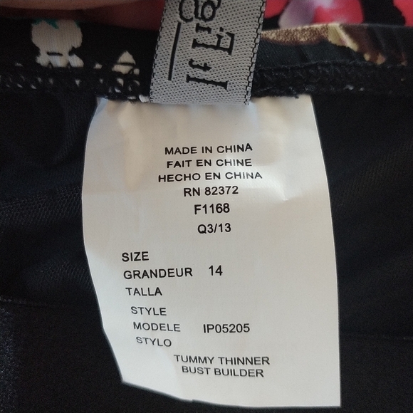 It Figures Halterkini Floral Swim Top Bust Builder 14 - Picture 8 of 15